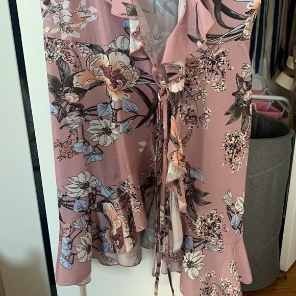 Shein Floral wrap dress - Picture 2 of 2
